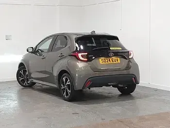 Used Toyota Yaris Hybrid Design 116 HP (85 kW) 2024 Bronze Hatchback