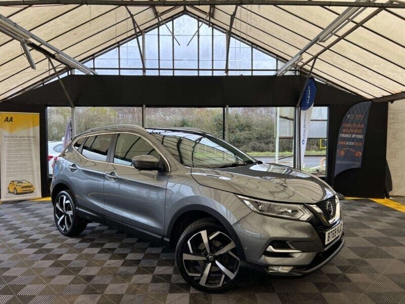Grey Used 2019 Nissan Qashqai Tekna SUV | £8,292 (Super price) - Image 1/3