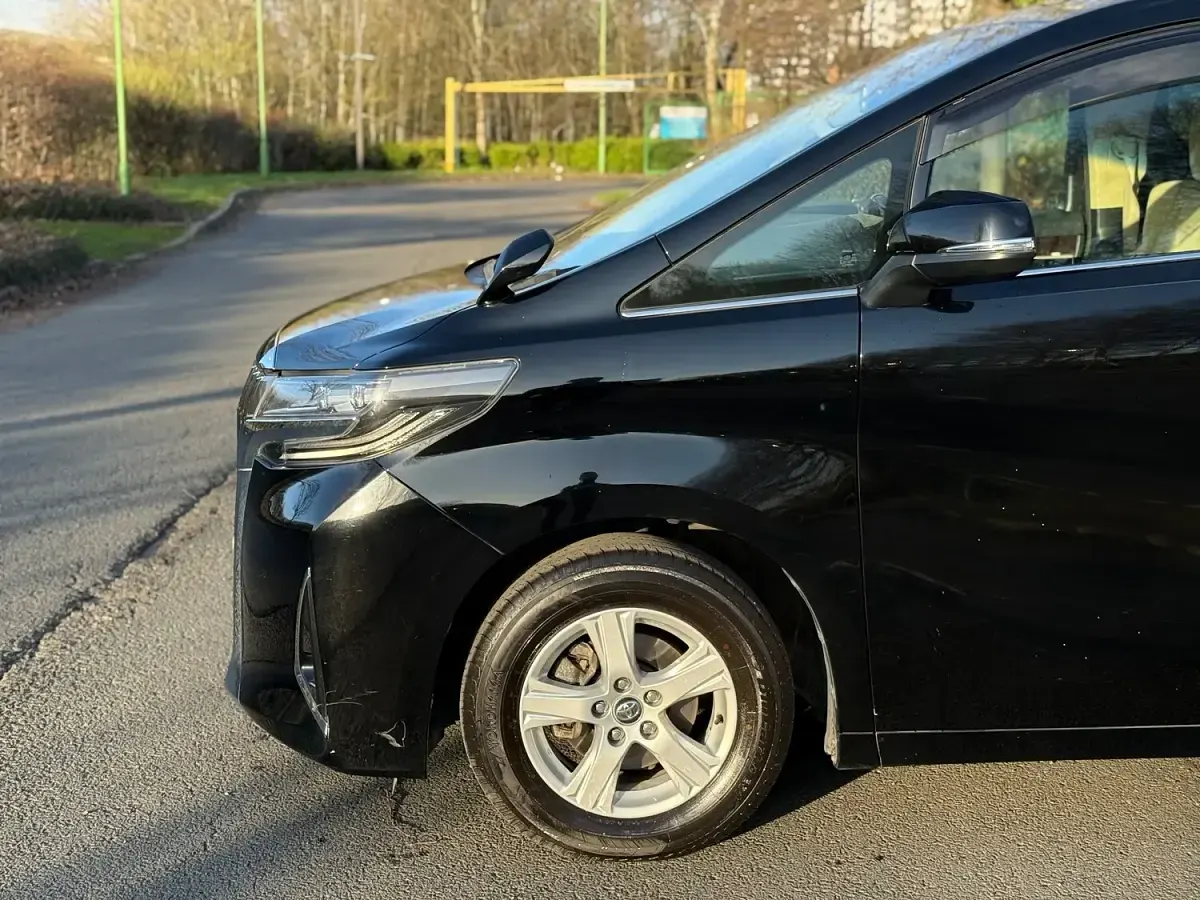 Used Toyota Alphard 182 HP (133 kW) 2025 Black MPV