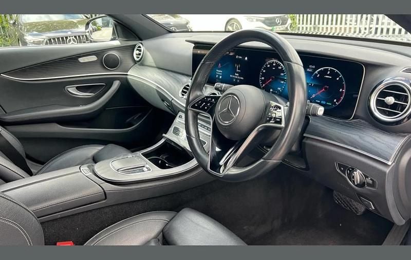 Used Mercedes E200 AMG Line Premium 196 HP (144 kW) 2023 Blue Sedan