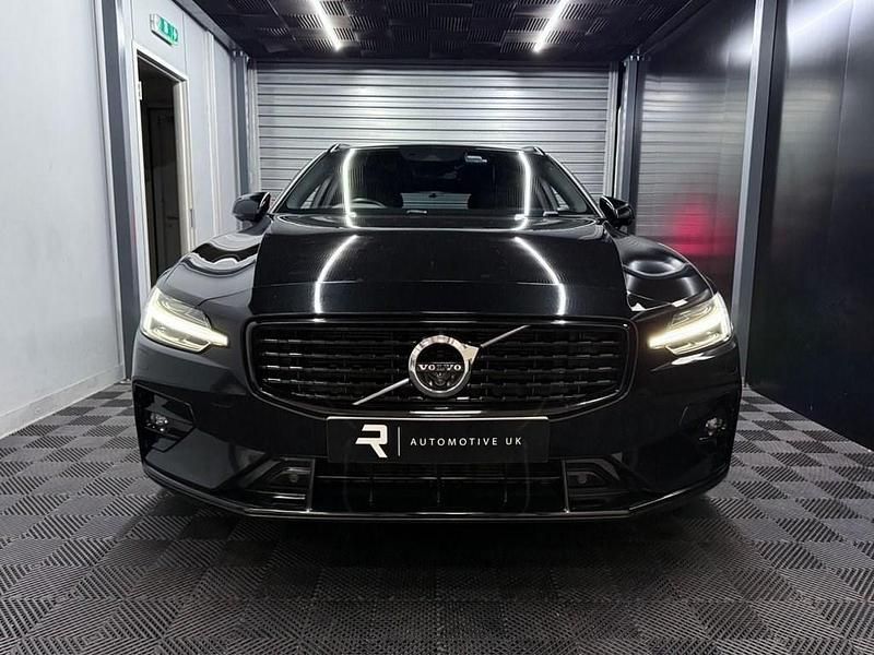 Usado Volvo V60 R-Design 2021 Preto Carrinha