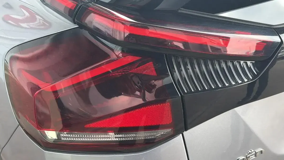 Gebraucht Citroën C4 PureTech 127 PS (93 kW) 2024 Grau SUV