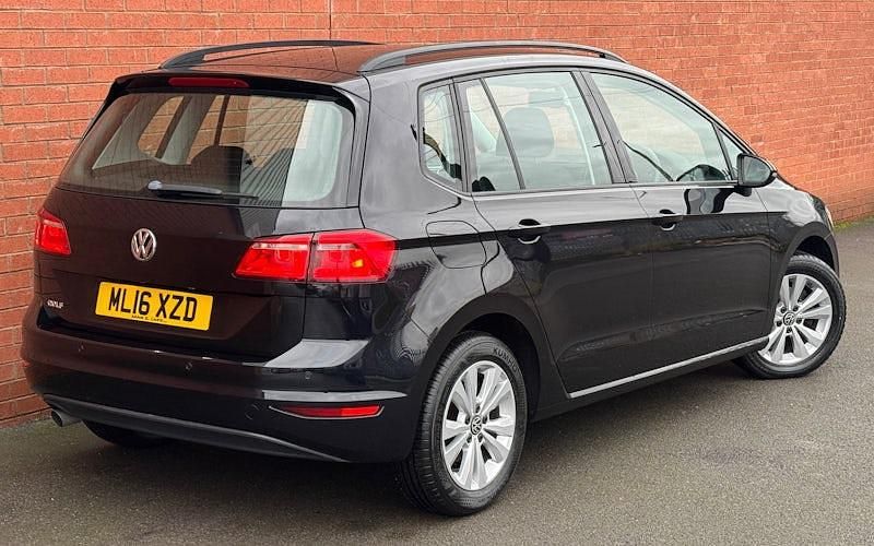 Used VW Golf VII SE 110 HP (80 kW) 2016 Hatchback