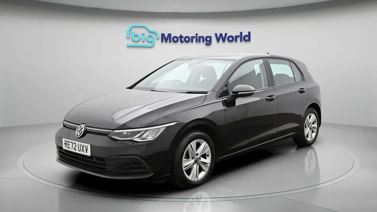 Używany VW Golf VIII S 2022 Czarny Hatchback