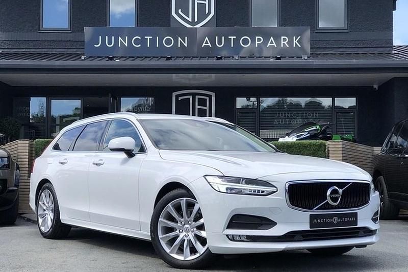 Used Volvo V90 Momentum 2020 White Estate