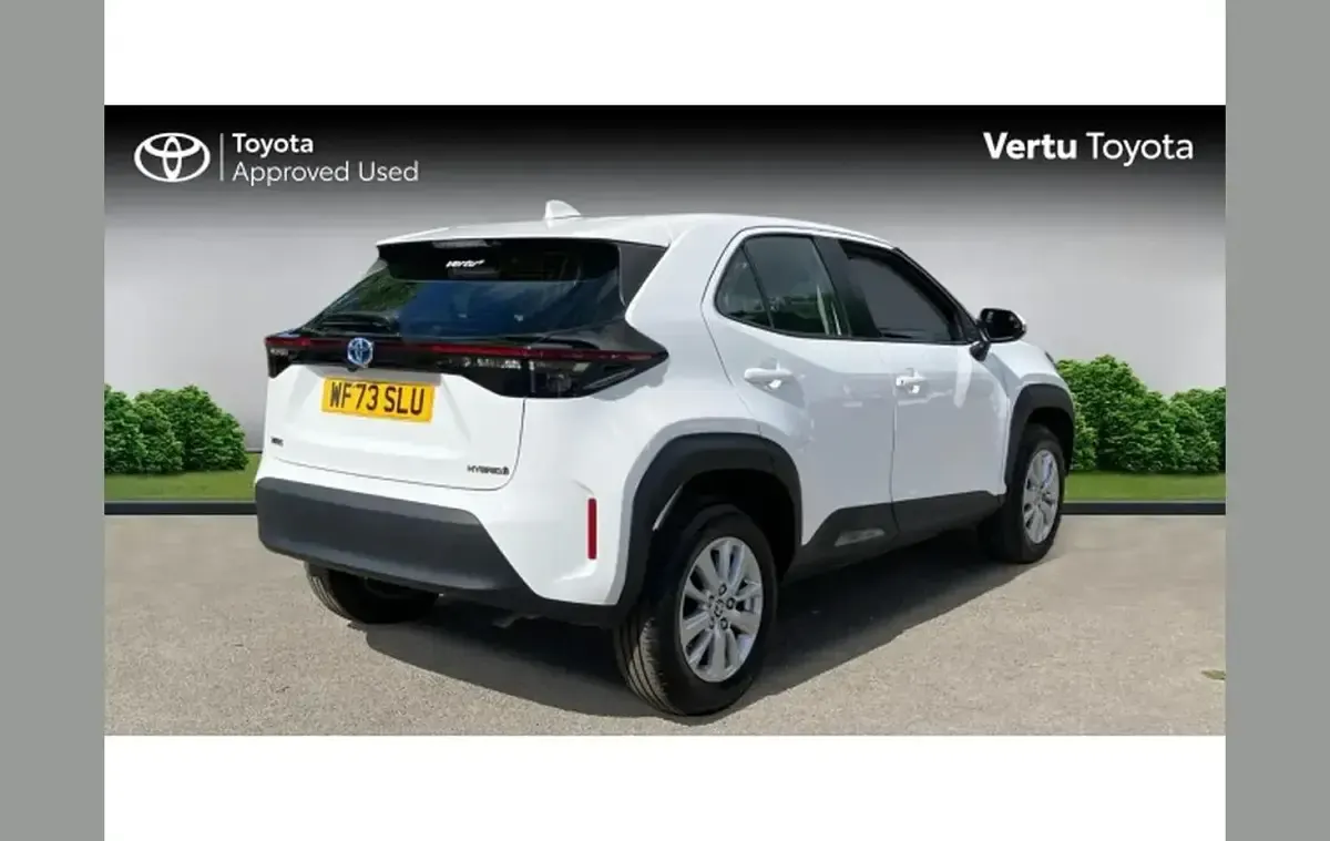 Used Toyota Yaris Cross 113 HP (83 kW) 2023 White SUV