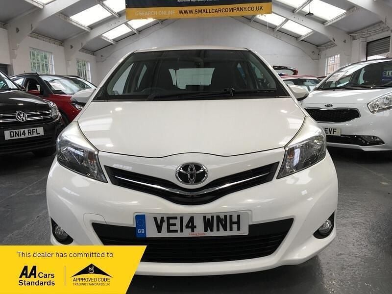 Used Toyota Yaris Plus 69 HP (50 kW) 2014 White Hatchback