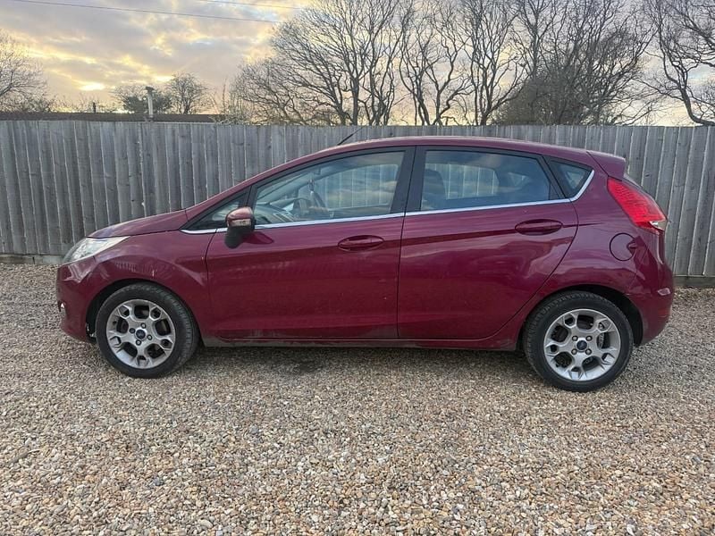 Used Ford Fiesta Zetec 2012 Red Hatchback