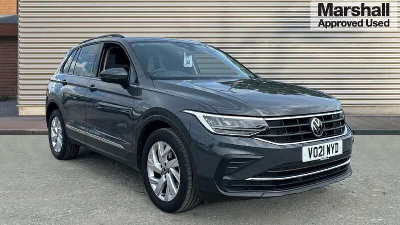Dolphin grey metallic Used 2021 VW Tiguan Life SUV | £18,409 (Fair price) - Image 1/4