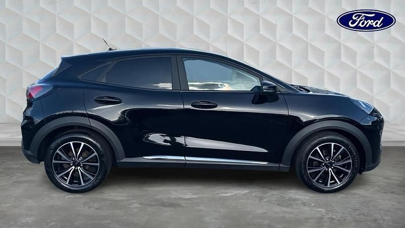 Usado Ford Puma Titanium 125 HP (91 kW) 2023 Preto SUV