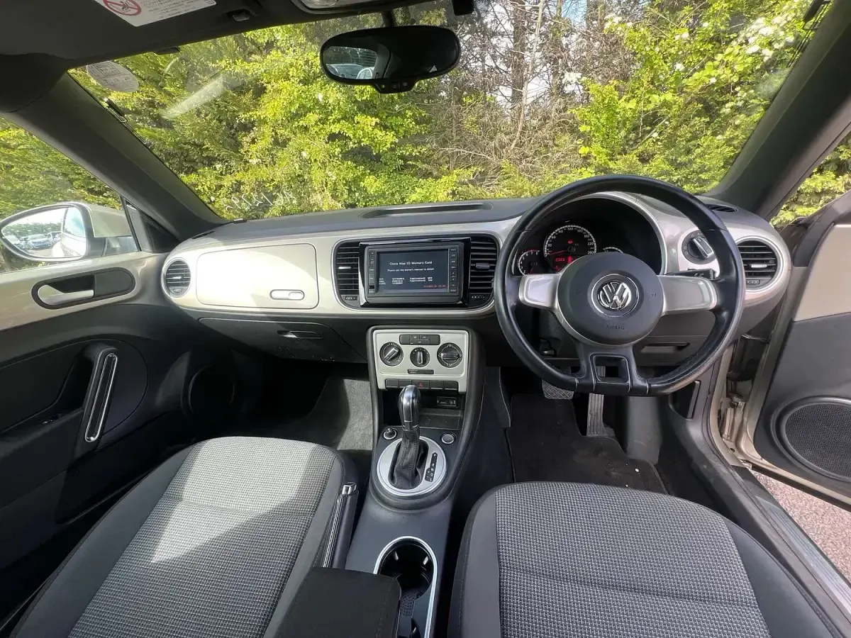 Used VW Beetle Design 105 HP (77 kW) 2015 Silver Hatchback