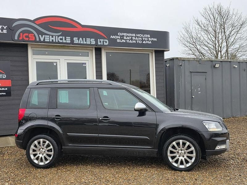 Used Skoda Yeti SE 105 HP (77 kW) 2015 Black SUV