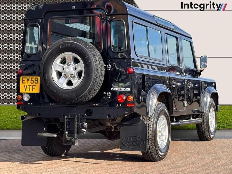 Used Land Rover Defender 122 HP (89 kW) 2009 Black Estate