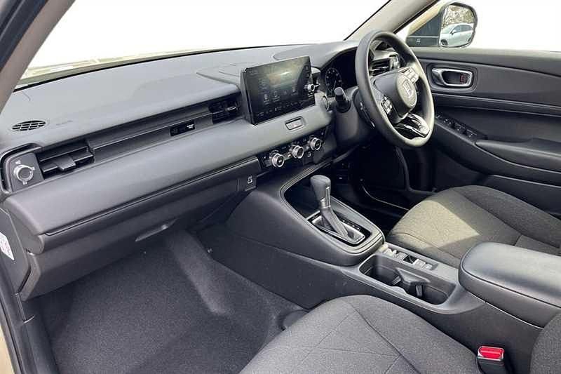 Used Honda HR-V Elegance 131 HP (96 kW) 2023 Sand khaki SUV