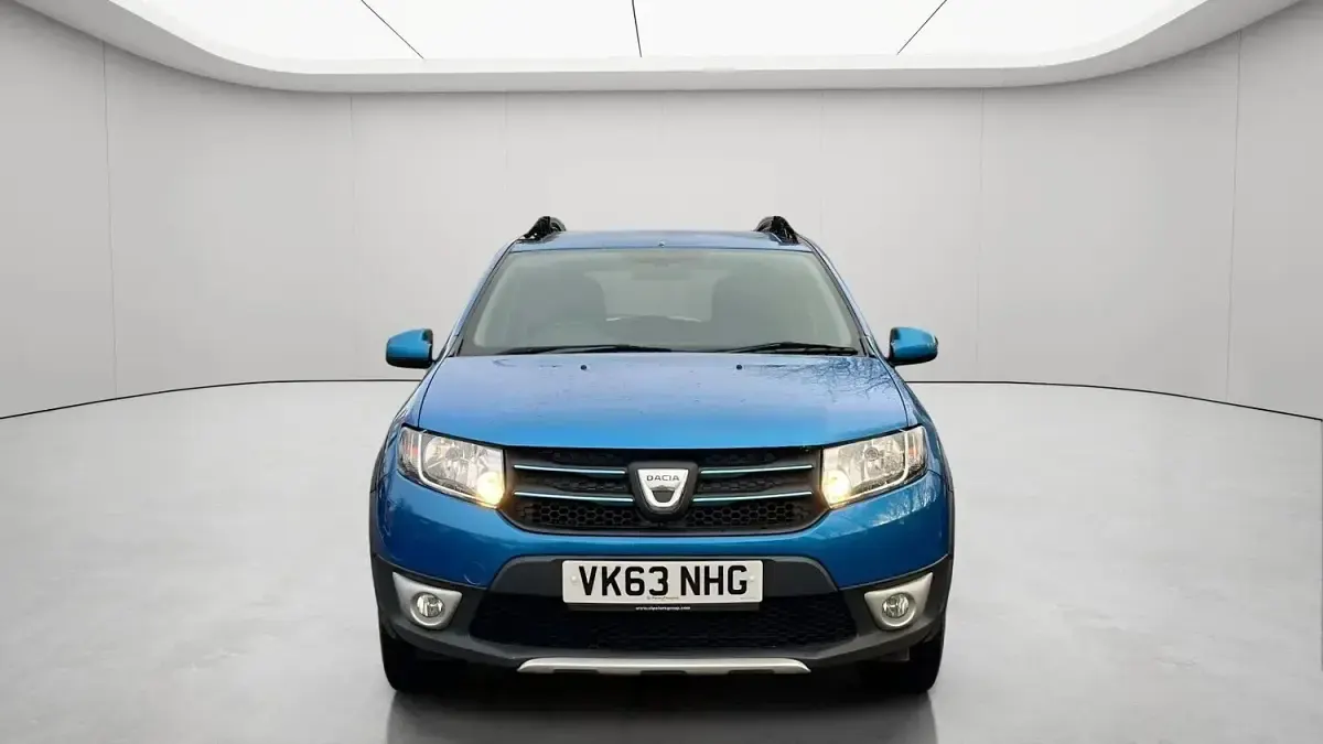 Used Dacia Sandero Lauréate 90 HP (66 kW) 2014 Blue Hatchback