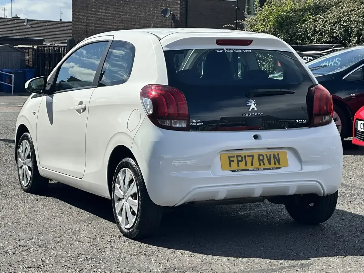Used Peugeot 108 Active 68 HP (50 kW) 2017 White Hatchback