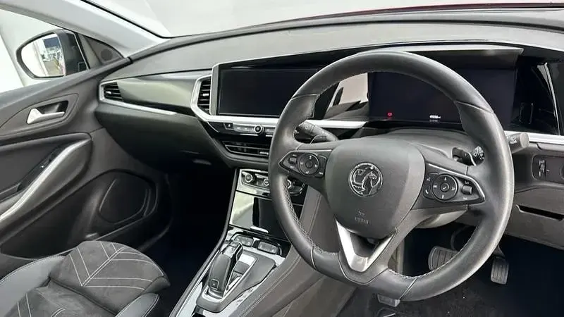 Used Vauxhall Grandland X Ultimate 130 HP (95 kW) 2022 Red SUV