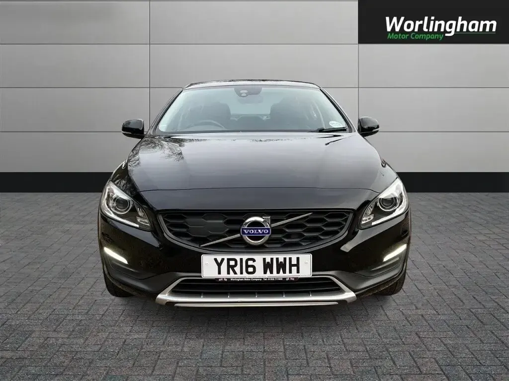Used Volvo S60 CC 190 HP (139 kW) 2016 Black Sedan