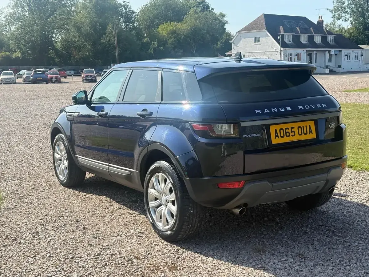 Używany Land Rover Range Rover evoque SE 150 KM (110 kW) 2015 Niebieski SUV