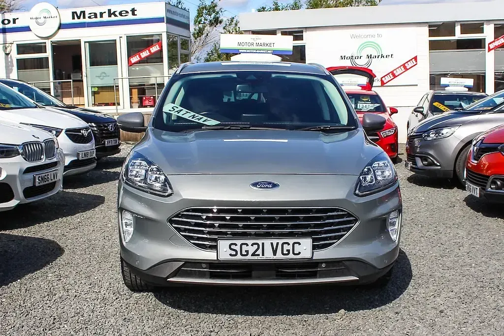 Używany Ford Kuga Titanium 120 KM (88 kW) 2021 Srebrny SUV