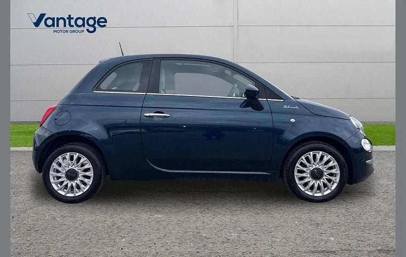 Second-hand Fiat 500 Dolcevita 70 CP (51 kW) 2022 Albastru Hatchback