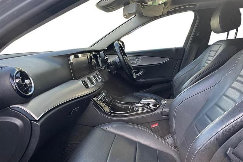 Begagnad Mercedes E220 Premium 194 HK (142 kW) 2017 Silver Sedan