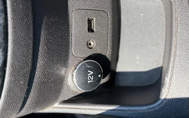 Used Ford Fiesta Zetec 101 HP (74 kW) 2013 Blue Hatchback