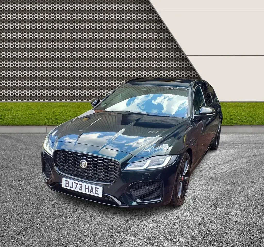 Used Jaguar XF Sportbrake S 300 HP (220 kW) 2023 Green Estate