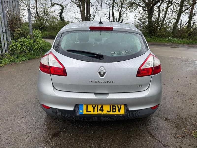 Used Renault Mégane III Dynamique 110 HP (80 kW) 2014 Silver Hatchback