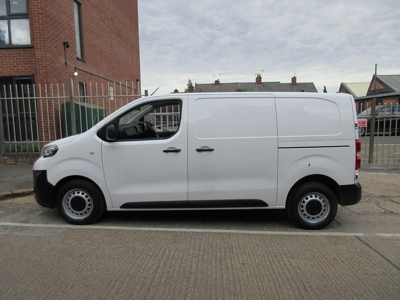 Used Peugeot Expert 120 HP (88 kW) 2020 White Van