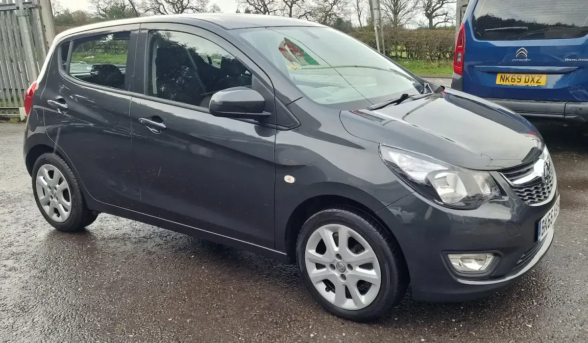 Used Vauxhall Viva 75 HP (55 kW) 2016 Grey Hatchback