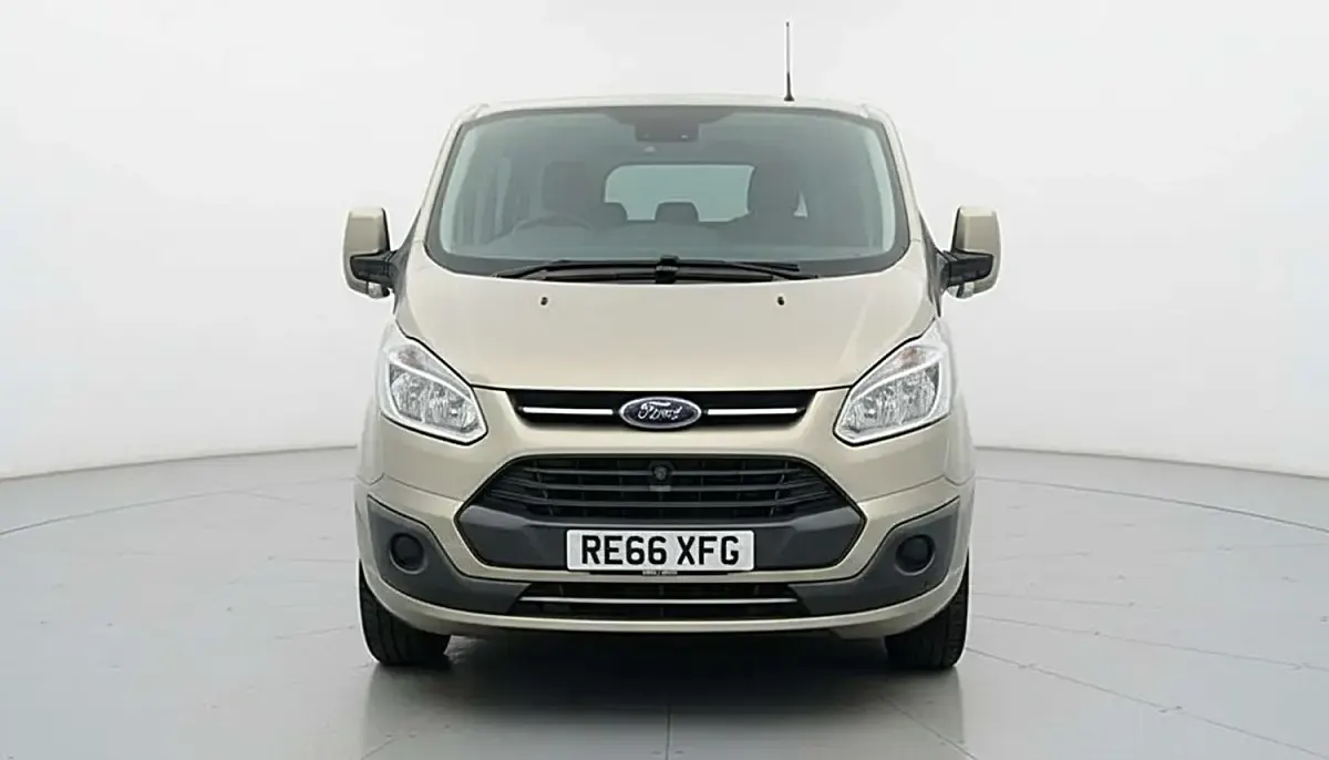 Used Ford Tourneo Custom Titanium 130 HP (95 kW) 2016 Silver Van