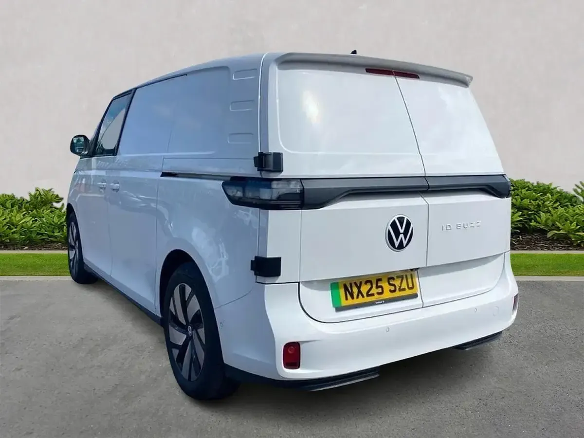 Used VW ID. Buzz 210 kW (286 HP) 2025 White MPV