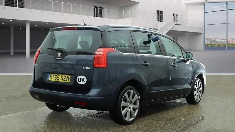Used Peugeot 5008 Allure 120 HP (88 kW) 2016 Blue MPV