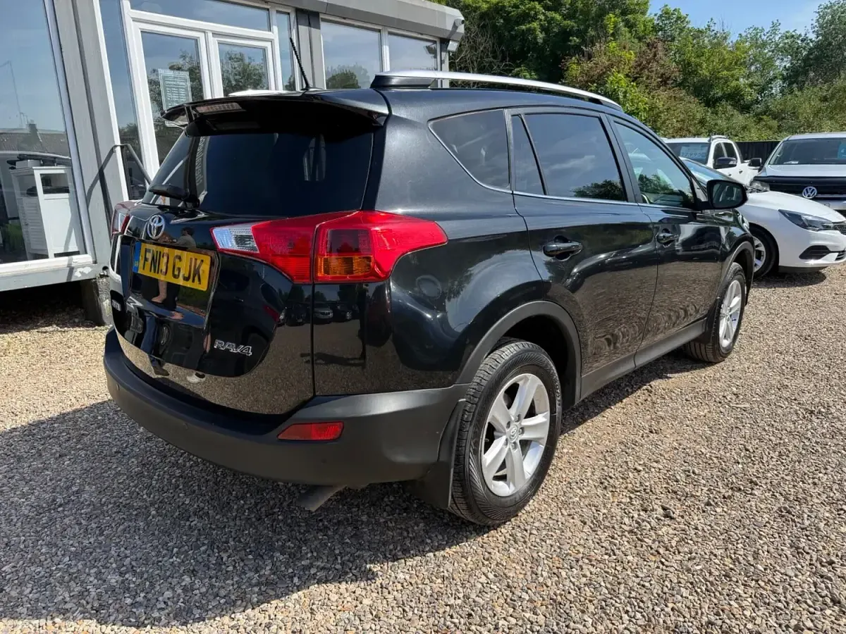Used Toyota RAV4 124 HP (91 kW) 2013 Black SUV