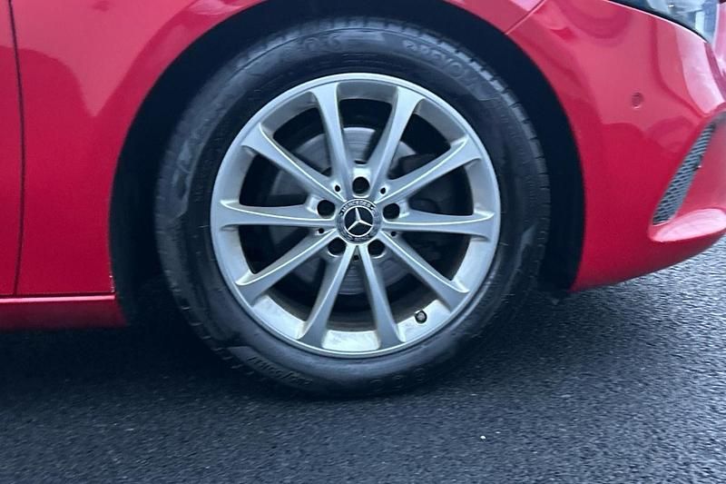 Used Mercedes A180 Executive 136 HP (100 kW) 2019 Red Hatchback