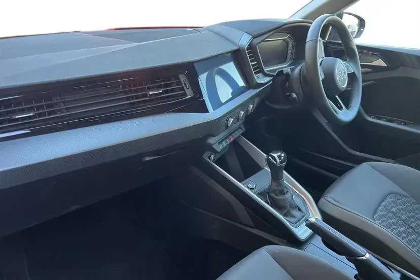 Begagnad Audi A1 Sport 116 HK (85 kW) 2025 Grå SUV