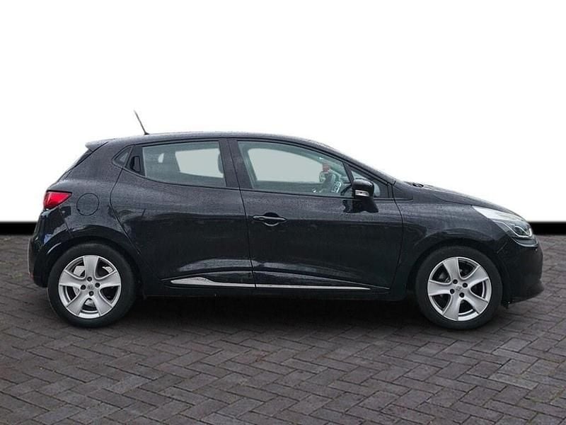 Used Renault Clio IV Dynamique 90 HP (66 kW) 2015 Black Hatchback