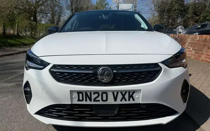 Used Vauxhall Corsa Elite 101 HP (74 kW) 2020 White Hatchback