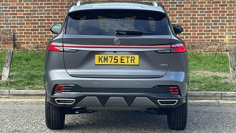 Used MG HS SE 170 HP (125 kW) 2025 White SUV