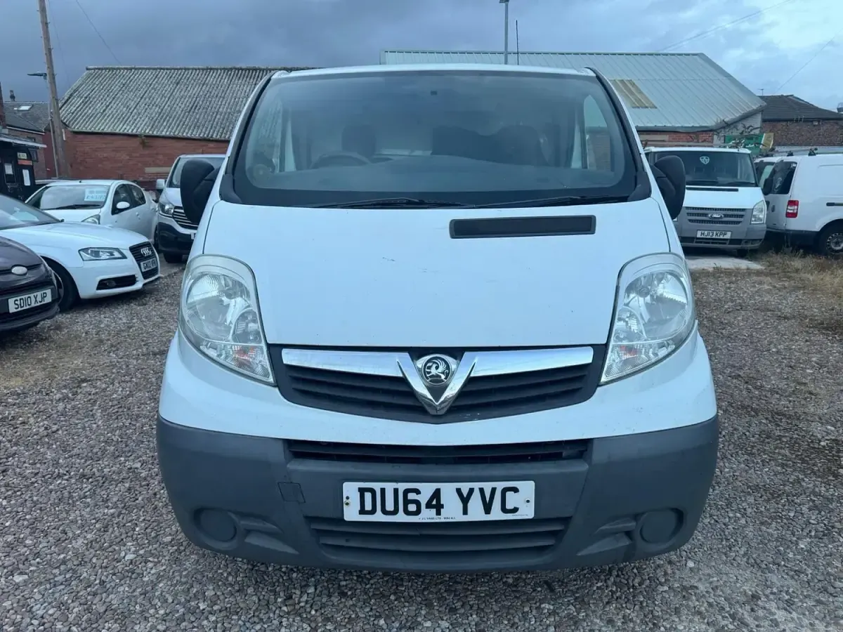 Used Vauxhall Vivaro 90 HP (66 kW) 2014 White MPV