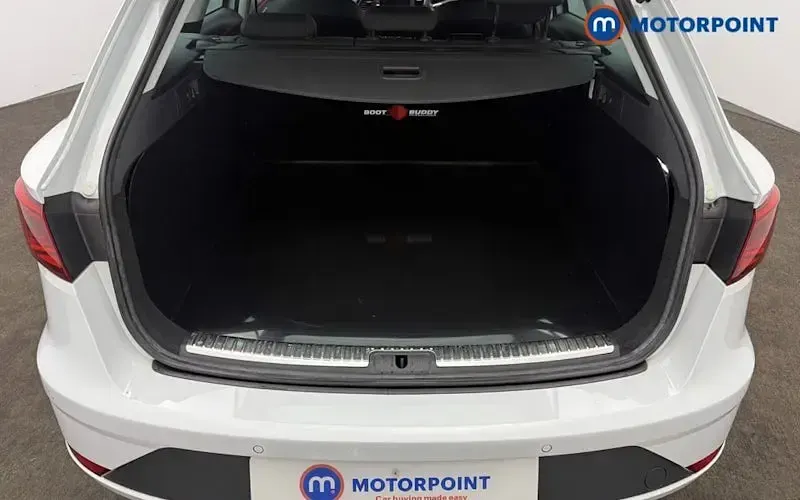 Used Seat Leon FR 131 HP (96 kW) 2019 White Estate