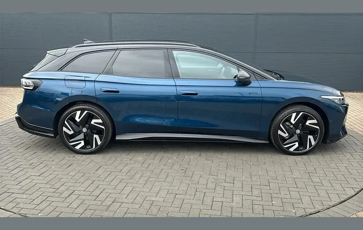New VW ID.7 GTX 250 kW (340 HP) 2026 Blue Estate