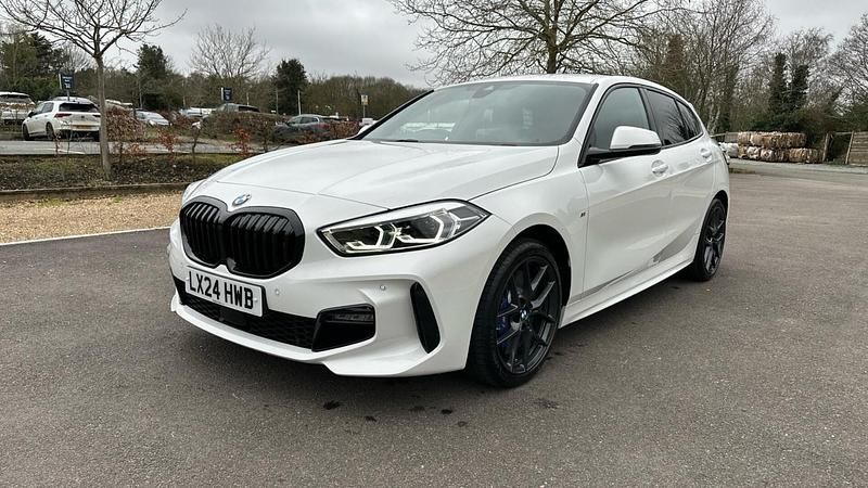 Used BMW 118 M Sport 134 HP (98 kW) 2024 White Hatchback