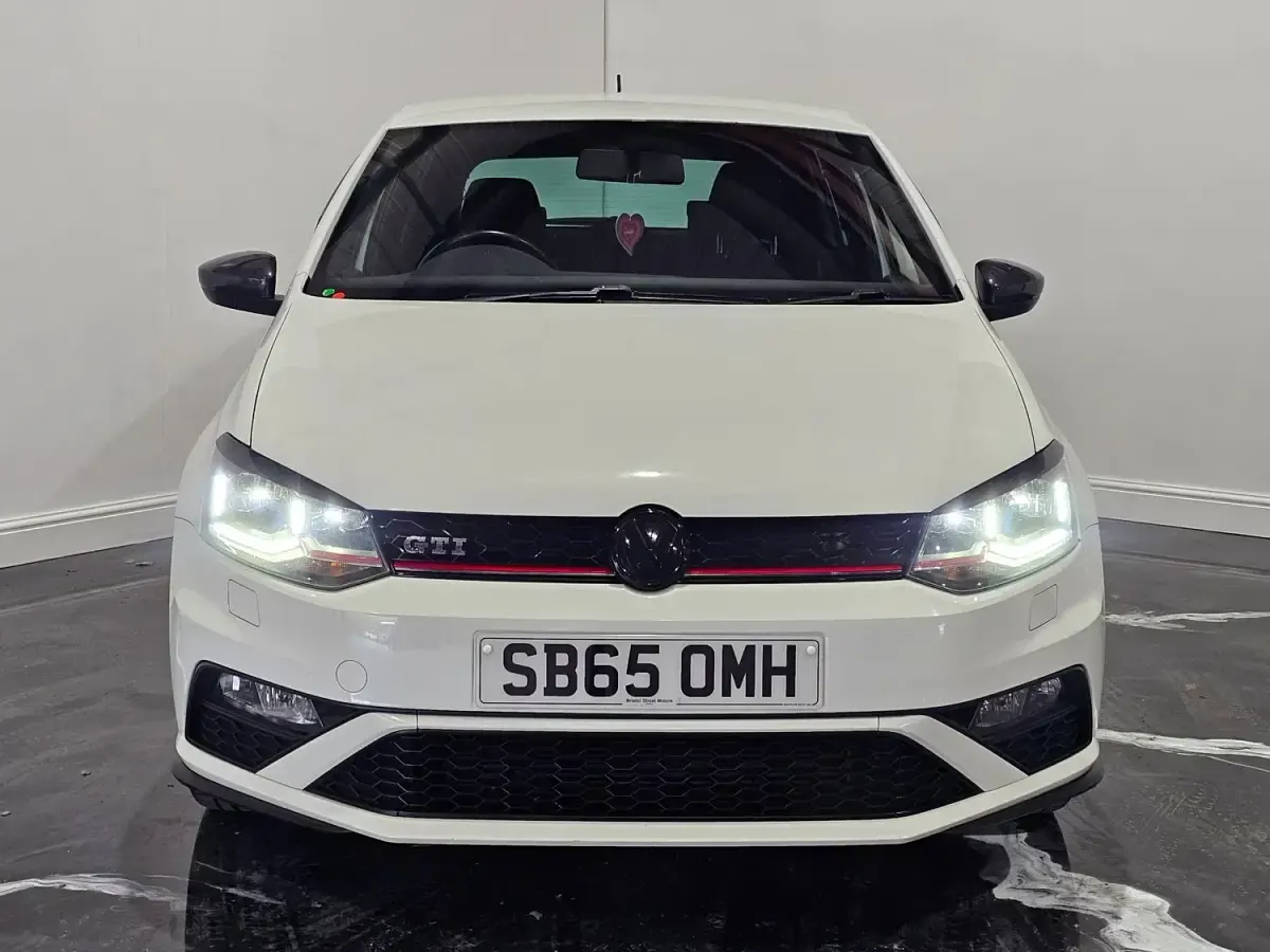 Begagnad VW Polo GTI 192 HK (141 kW) 2015 Vit Halvkombi