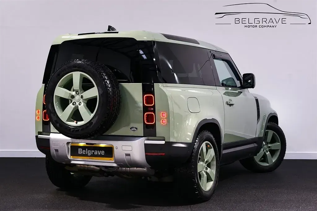 Used Land Rover Defender 75th Limited Edition 300 HP (220 kW) 2024 Grasmere green SUV