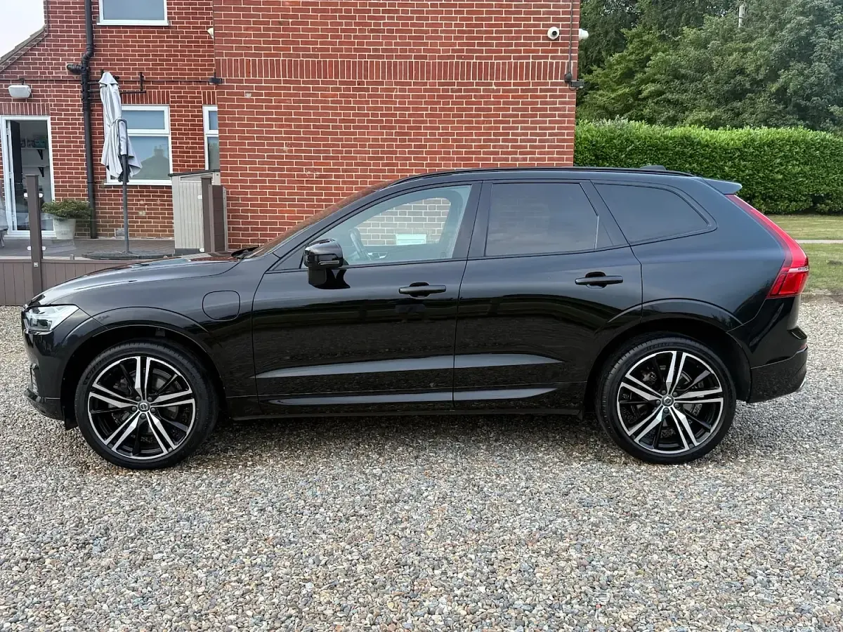 Used Volvo XC60 R-Design 2021 Black SUV