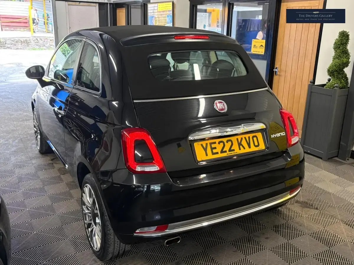 Used Fiat 500 Dolcevita 70 HP (51 kW) 2022 Black Cabriolet
