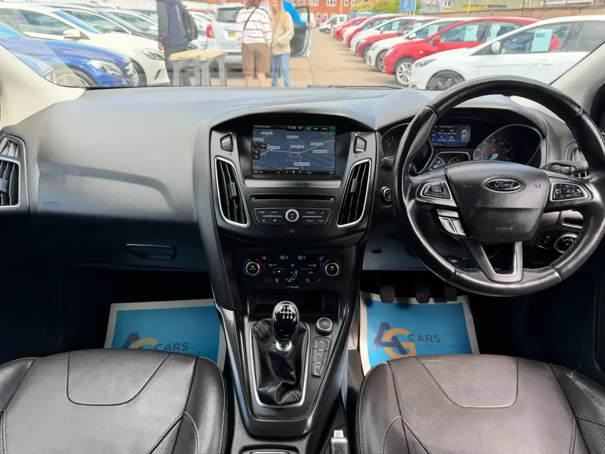 Used Ford Focus Titanium X 120 HP (88 kW) 2015 White Hatchback