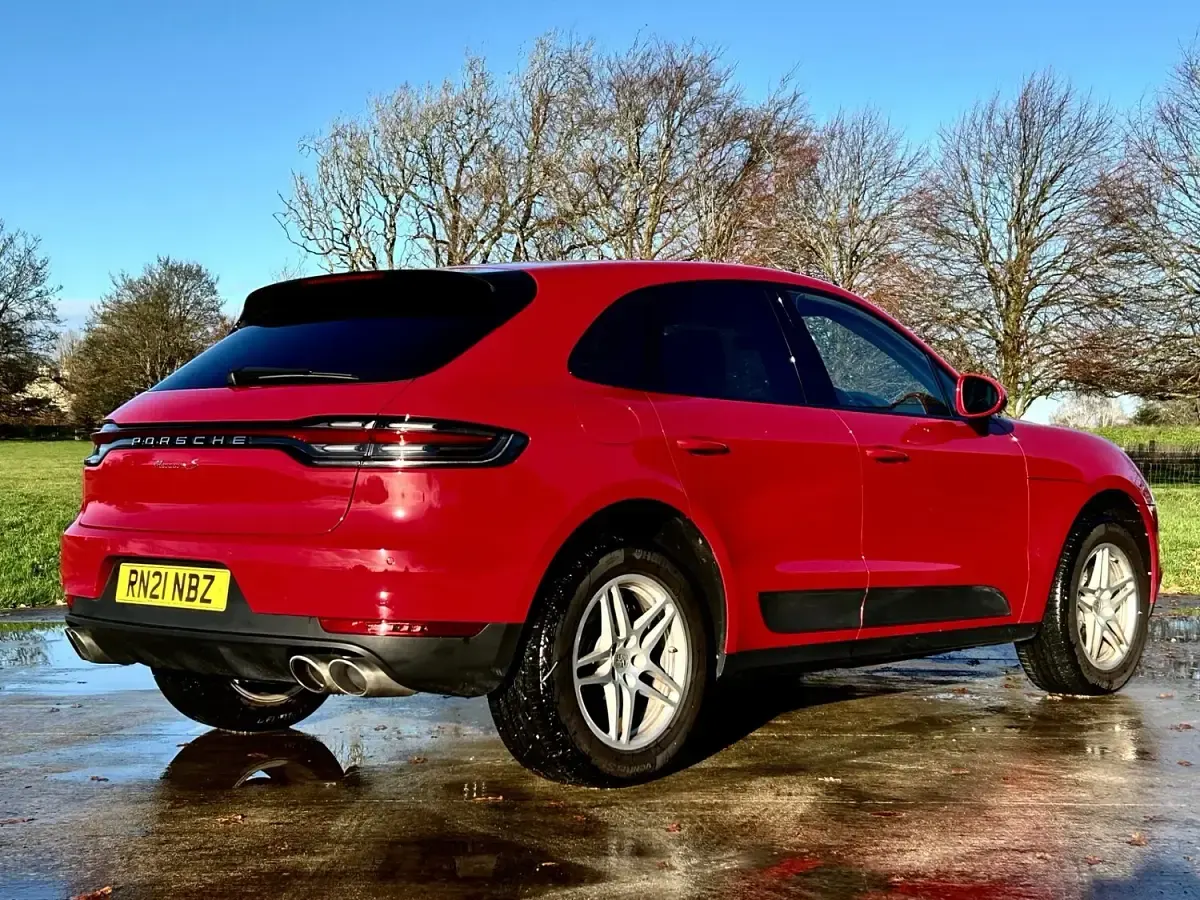 Used Porsche Macan S 354 HP (260 kW) 2021 Red SUV